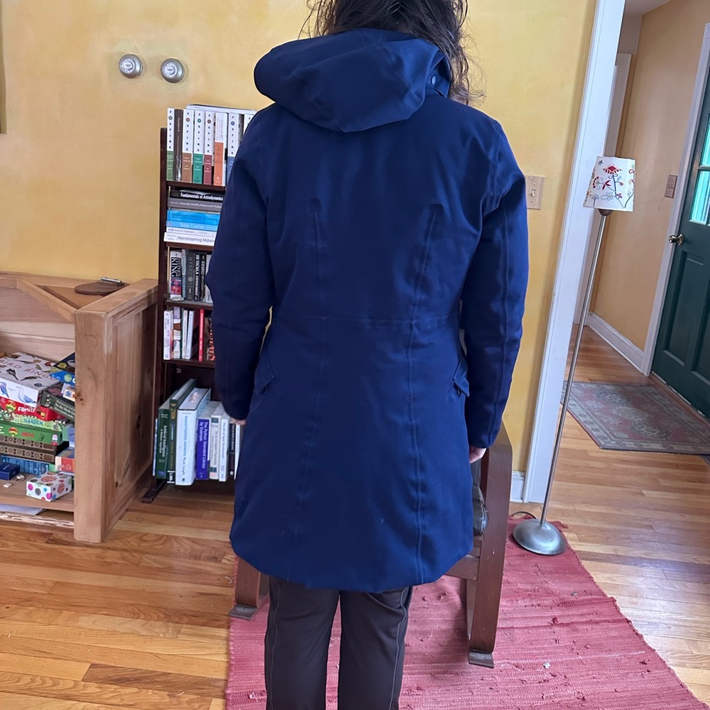 Patagonia Women's Deep Blue Down Jacket - Picture 2 of 7
